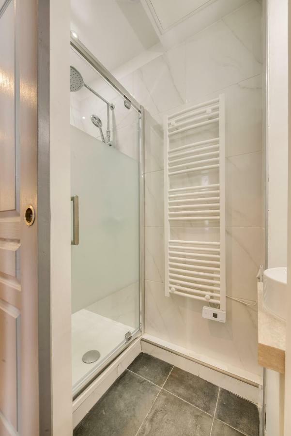 Beautiful Triplex In The Center Of Paris Apartment Ngoại thất bức ảnh